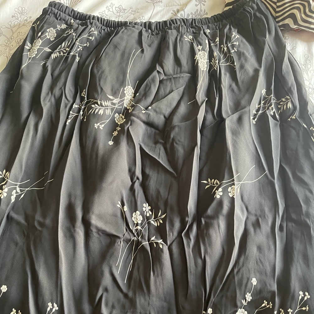 Black long skirt